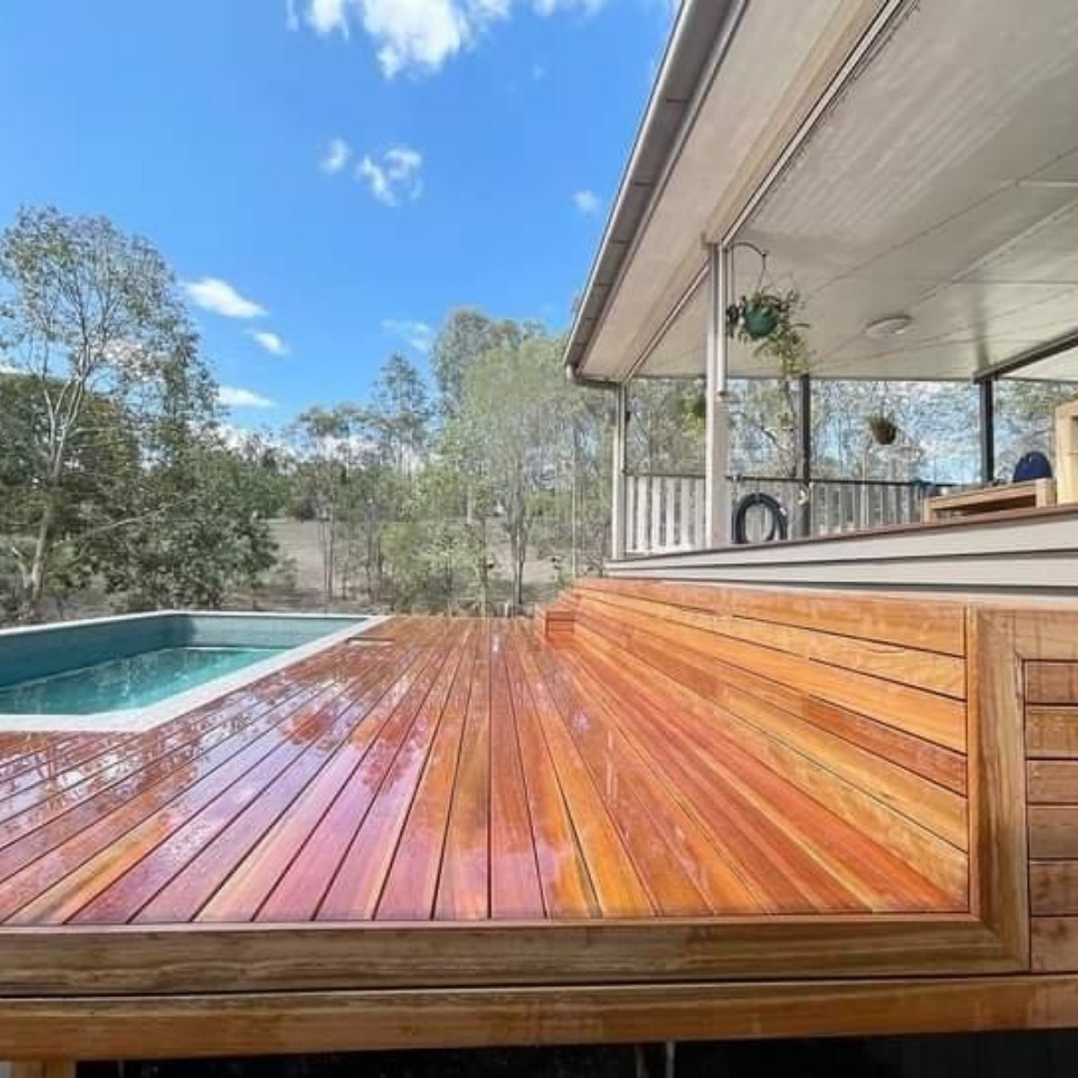 Spotted Gum Decking Std/Btr KD - Parkside Production : 135 x 19 x 5700 & Over