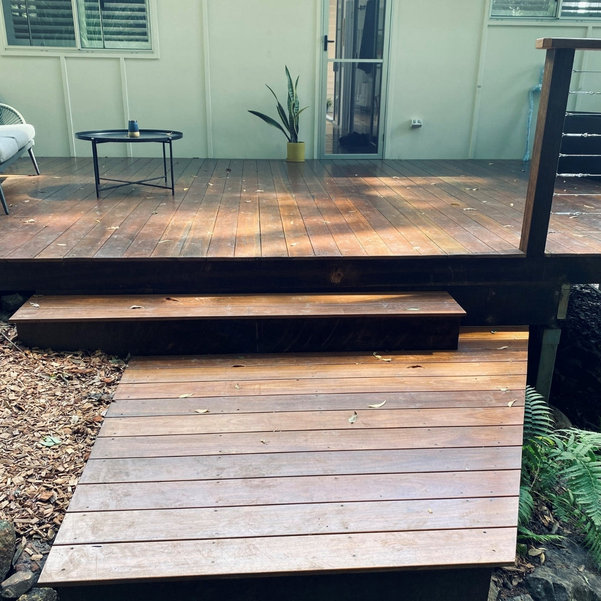 Spotted Gum Decking Std/Btr KD - Parkside Production : 135 x 19 x 5700 & Over
